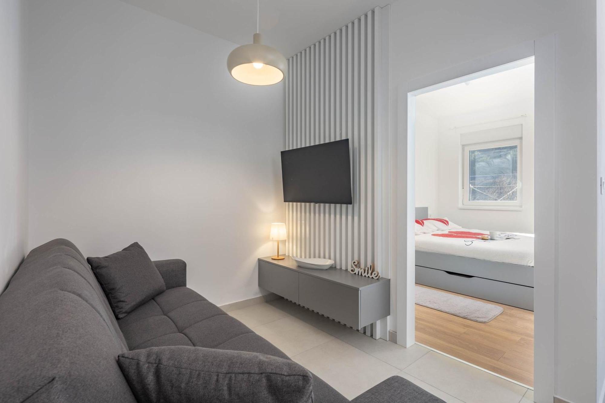 Seafront Villa Andrijana - Happy Rentals Plomin Exterior photo