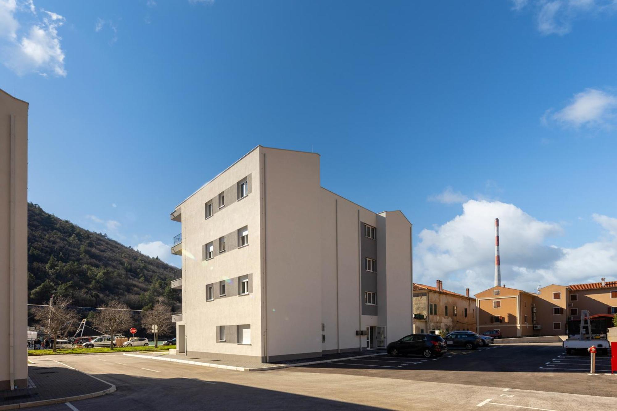 Seafront Villa Andrijana - Happy Rentals Plomin Exterior photo