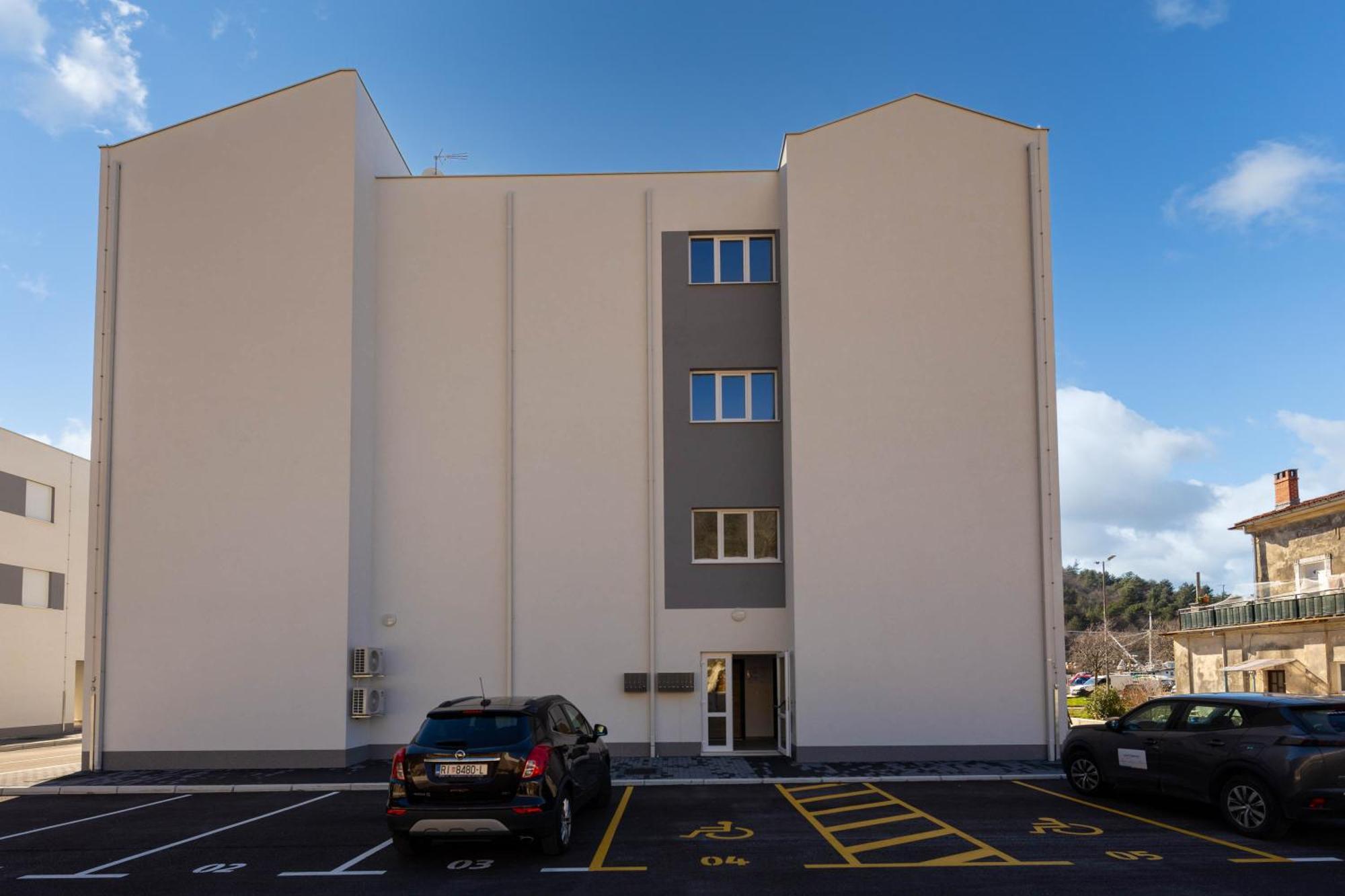 Seafront Villa Andrijana - Happy Rentals Plomin Exterior photo