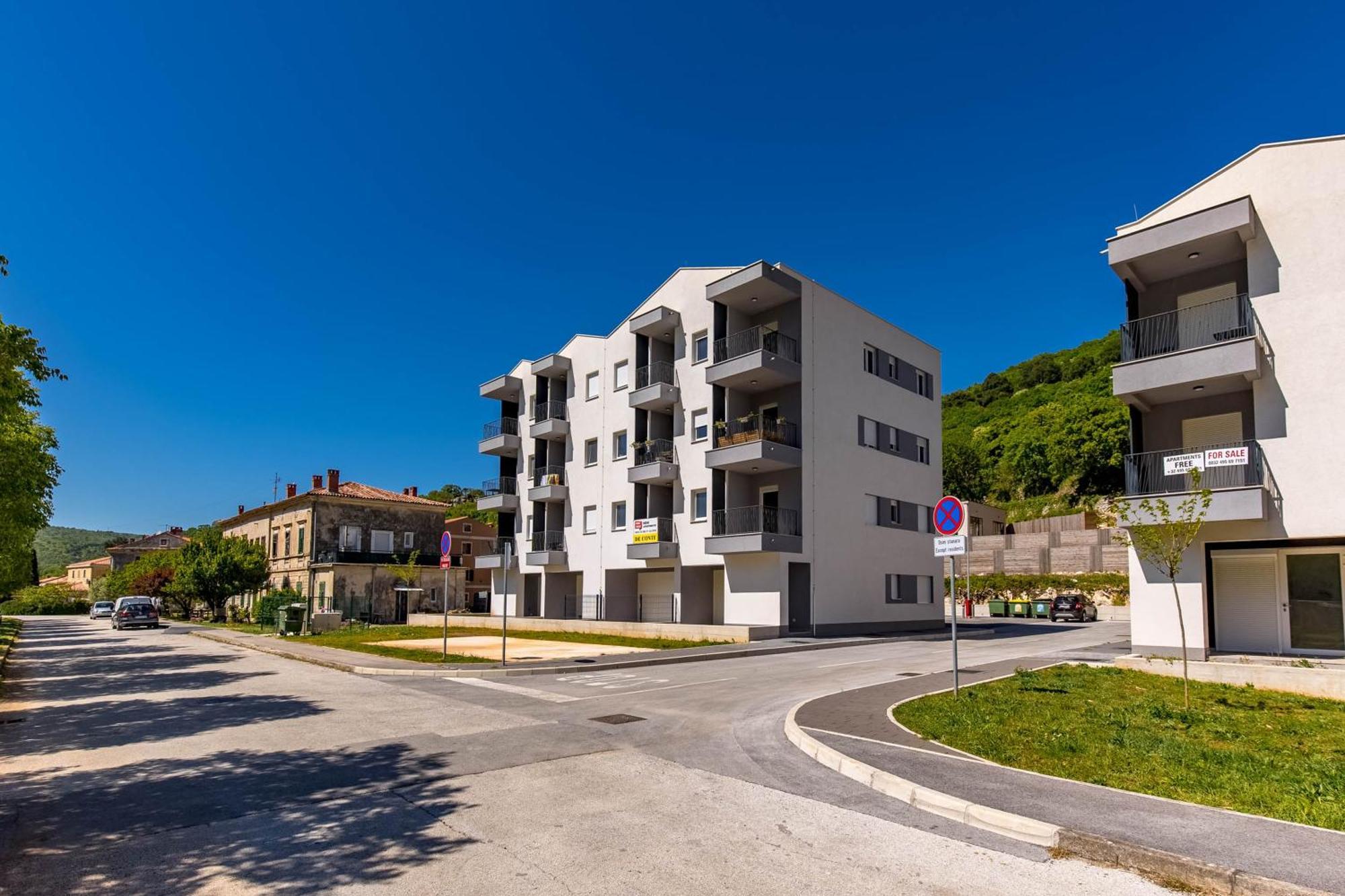 Seafront Villa Andrijana - Happy Rentals Plomin Exterior photo